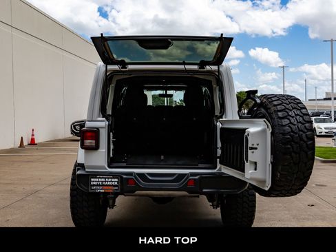 Used 2020 Jeep Wrangler Unlimited Sahara AWD/4WD image 8