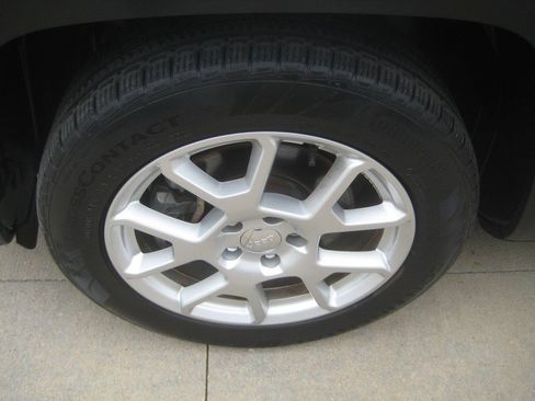 Used 2021 Jeep Renegade Latitude w/ Convenience Group image 11