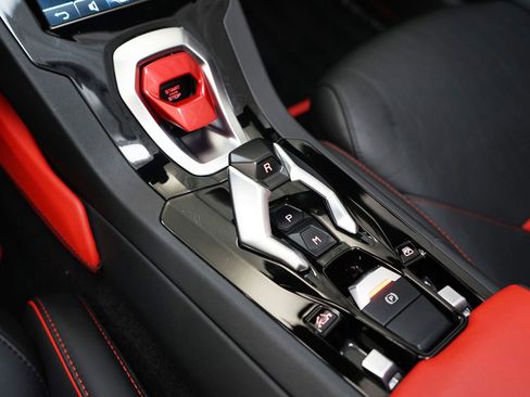 Used 2023 Lamborghini Huracan EVO image 19
