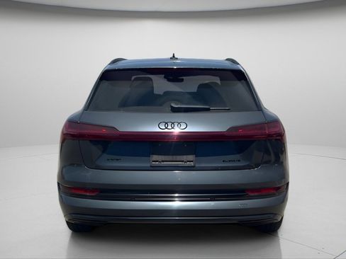 Used 2022 Audi e-tron Premium Plus w/ Premium Plus Package AWD/4WD image 9