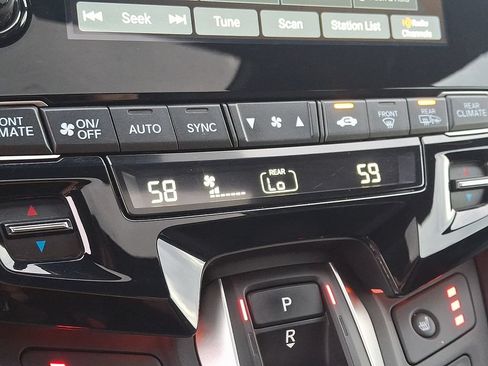 Used 2023 Honda Odyssey Sport image 16