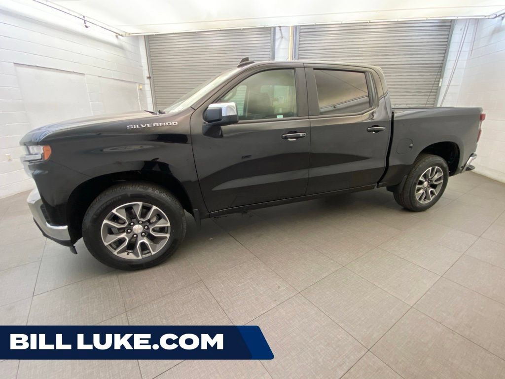 Used 2022 Chevrolet Silverado 1500 LT AWD/4WD image 1