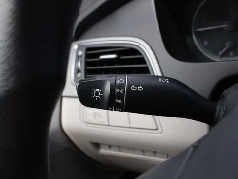 Used 2017 Hyundai Sonata SE image 9