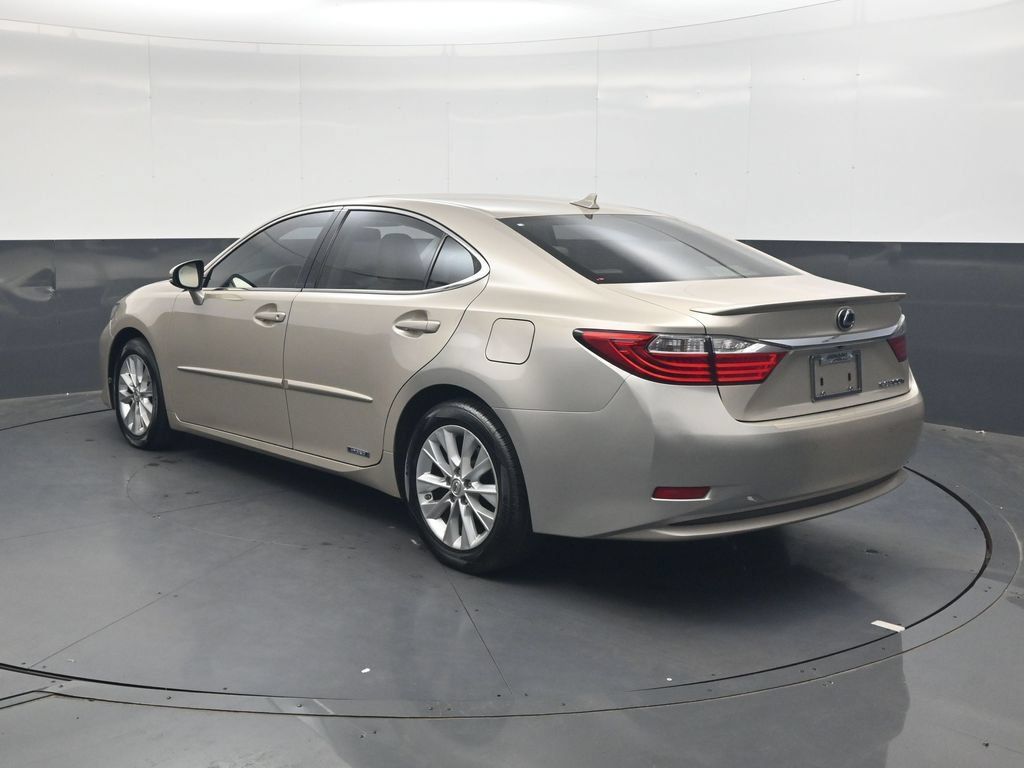 Used 2013 Lexus ES 300h w/ Luxury Pkg FWD image 7