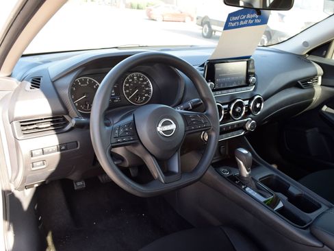 Used 2025 Nissan Sentra S image 17
