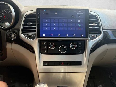 Used 2013 Jeep Grand Cherokee Laredo w/ Laredo E Group AWD/4WD image 9