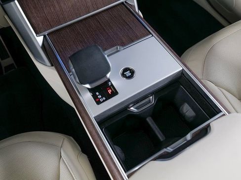 Used 2024 Land Rover Range Rover Long Wheelbase SE image 13