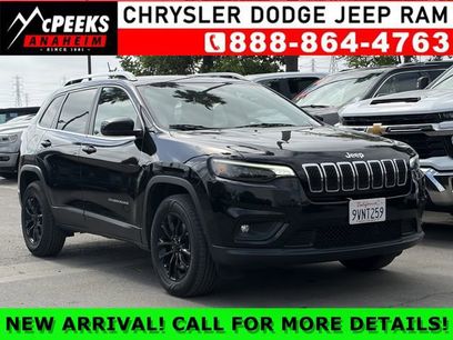 Used 2019 Jeep Cherokee Latitude Plus w/ Comfort/Convenience Group