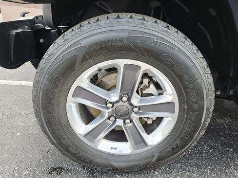 Used 2021 Jeep Wrangler Unlimited Sahara w/ Cold Weather Group image 19