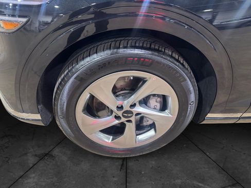 Used 2026 Genesis GV70 2.5T Select AWD/4WD image 3