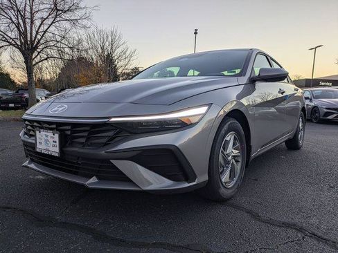 New 2026 Hyundai Elantra SE image 8