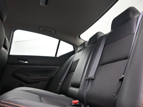 Used 2022 Nissan Altima 2.5 SR FWD image 12