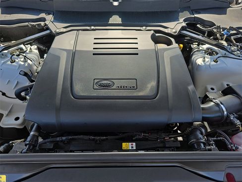 New 2025 Land Rover Discovery S image 33