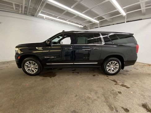 Used 2022 GMC Yukon XL Denali image 3