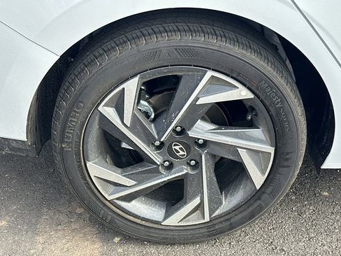 New 2025 Hyundai Elantra Sport image 17