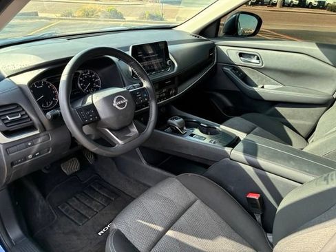 Certified 2025 Nissan Rogue SV FWD image 8
