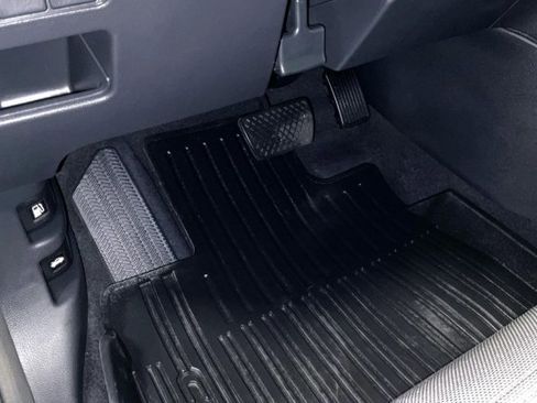 Used 2018 Honda CR-V LX image 36
