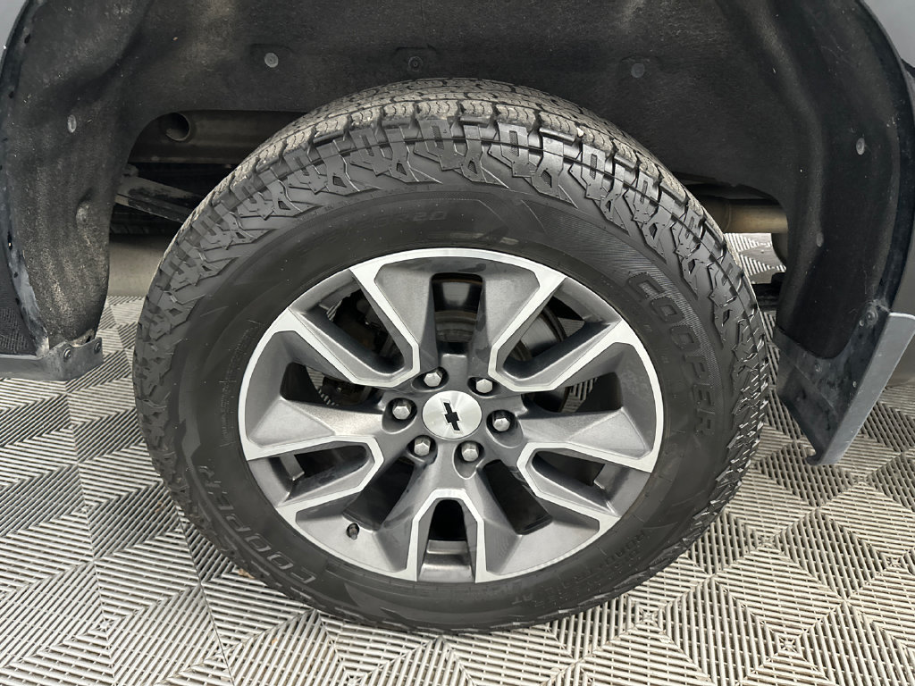 Used 2021 Chevrolet Silverado 1500 RST AWD/4WD image 16