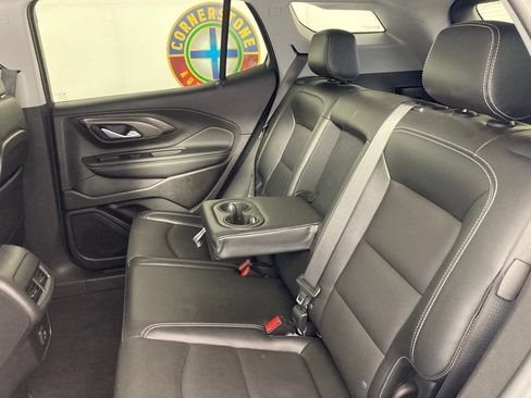 Used 2024 GMC Terrain SLT AWD/4WD image 19