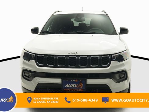Used 2024 Jeep Compass Latitude image 4