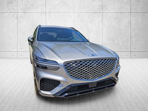 Used 2023 Genesis GV70 2.5T w/ Sport Prestige Package AWD/4WD image 3