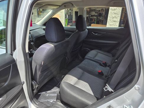 Used 2017 Nissan Rogue S AWD/4WD image 10