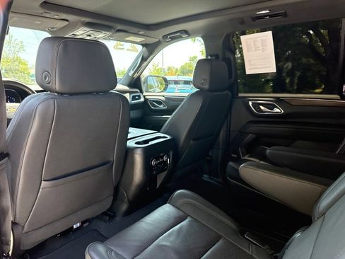 Used 2023 Chevrolet Suburban High Country AWD/4WD image 18