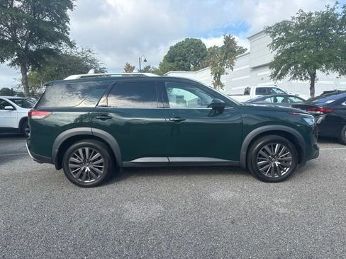 Used 2024 Nissan Pathfinder SL w/ SL Premium Package AWD/4WD image 13