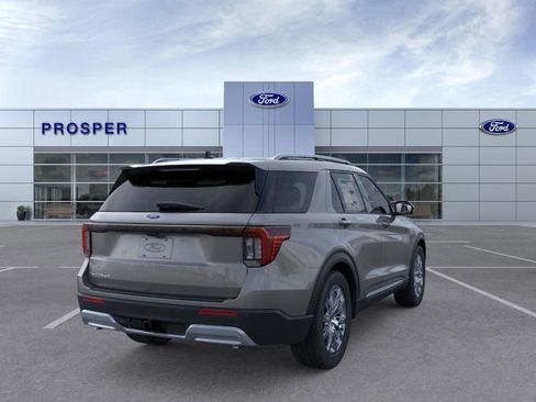 New 2026 Ford Explorer Platinum image 8