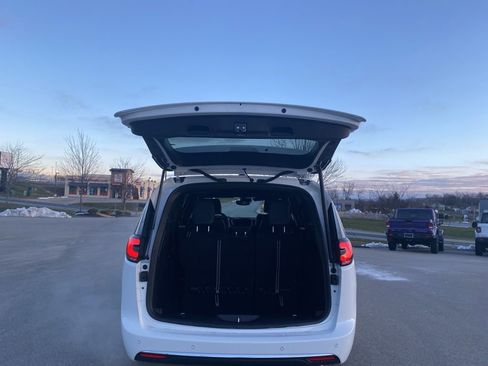 New 2026 Chrysler Pacifica Select image 14