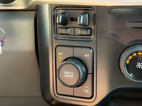 Used 2023 Ford F350 XLT AWD/4WD image 25