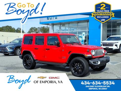 Used 2025 Jeep Wrangler Unlimited Sahara image 1