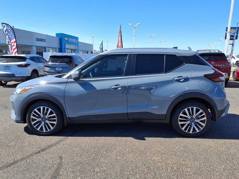 Used 2024 Nissan Kicks SV image 4