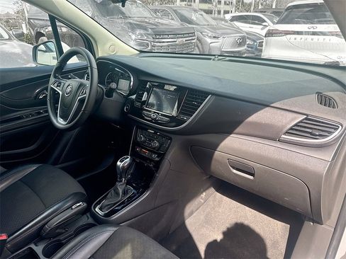 Used 2021 Buick Encore Preferred image 26