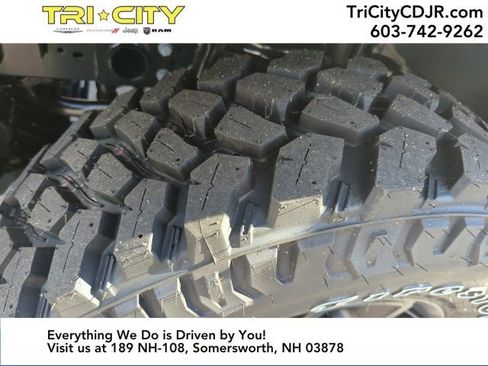 New 2025 Jeep Gladiator Sport image 27