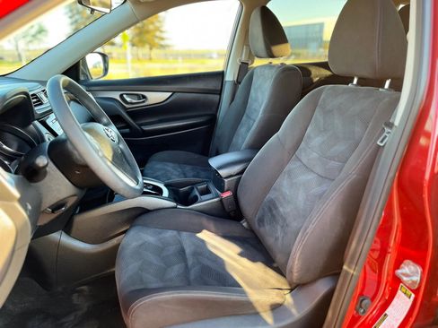 Used 2015 Nissan Rogue SV image 10
