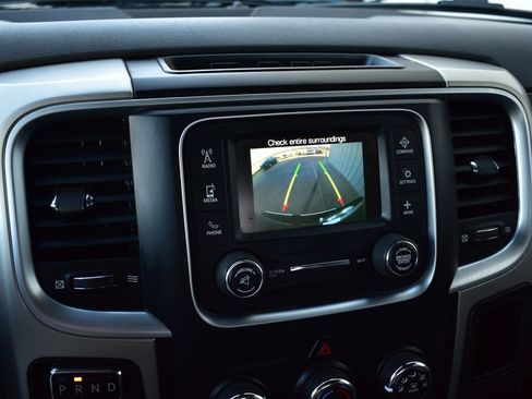 Used 2020 RAM 1500 Classic SLT AWD/4WD image 42