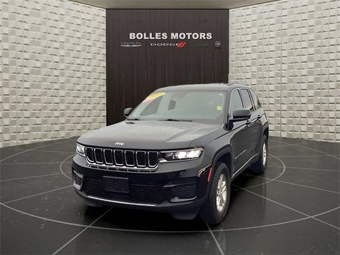 Used 2023 Jeep Grand Cherokee Laredo w/ Luxury Tech Group I image 10