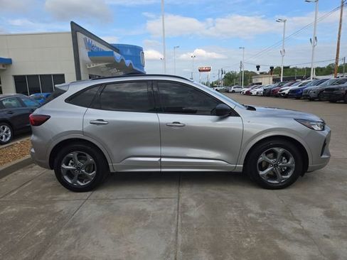 Used 2023 Ford Escape ST-Line w/ Tech Pack #1 FWD image 6