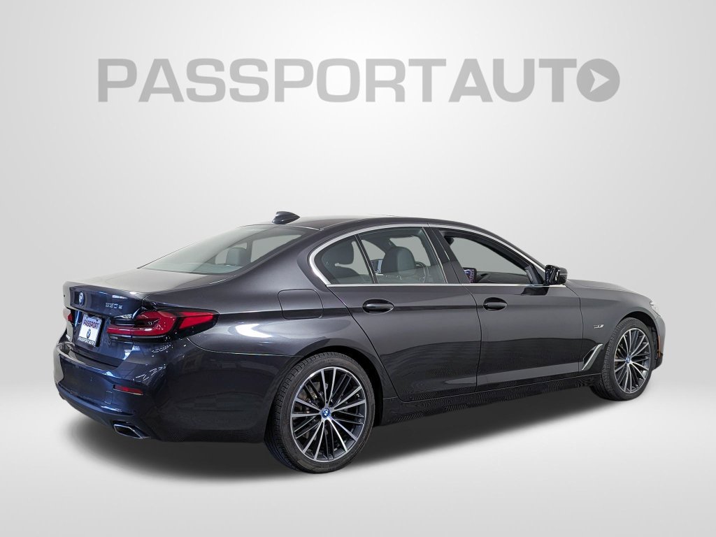 Certified 2023 BMW 530e xDrive w/ Premium Package AWD/4WD image 6