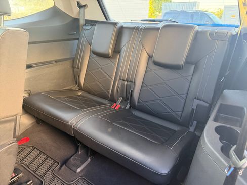 Used 2024 Volkswagen Atlas SE w/ Panoramic Sunroof Package FWD image 29