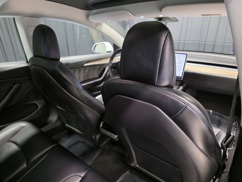 Used 2022 Tesla Model 3 image 38