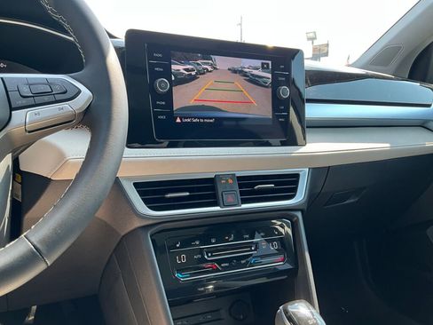 New 2025 Volkswagen Taos SE image 16