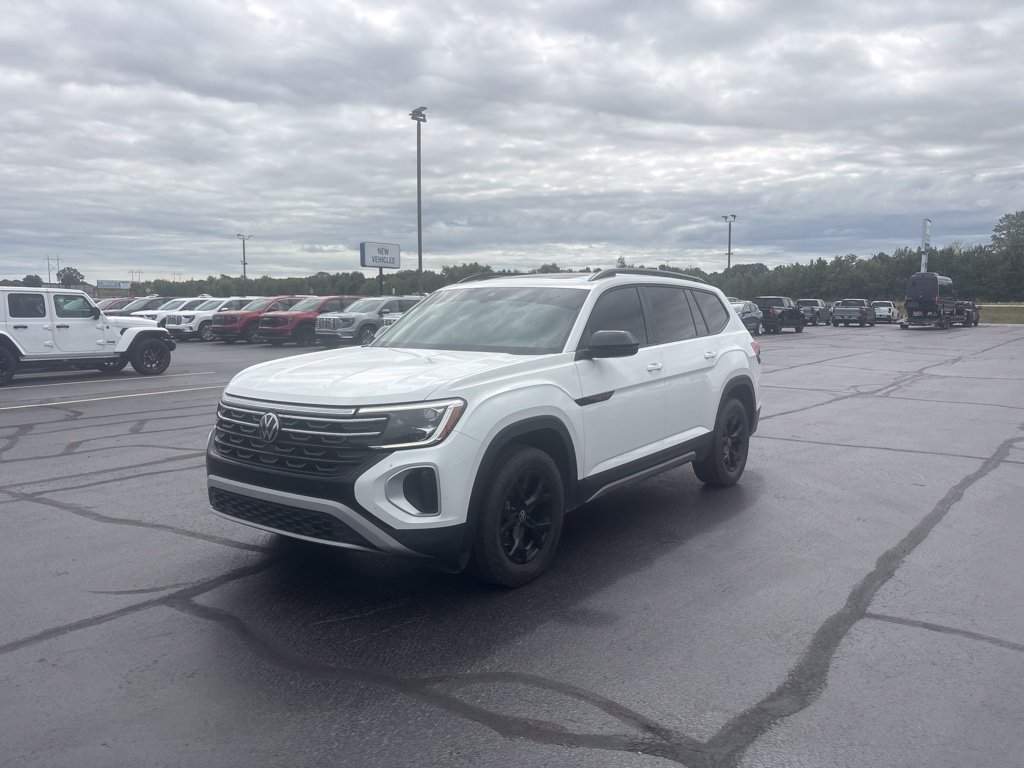 Used 2024 Volkswagen Atlas Peak Edition SE AWD/4WD image 6