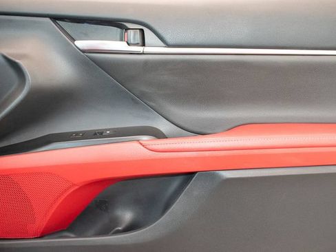 Used 2019 Toyota Camry XSE FWD image 11