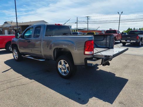 Used 2013 GMC Sierra 2500 SLE w/ SLE Preferred Package RWD image 9
