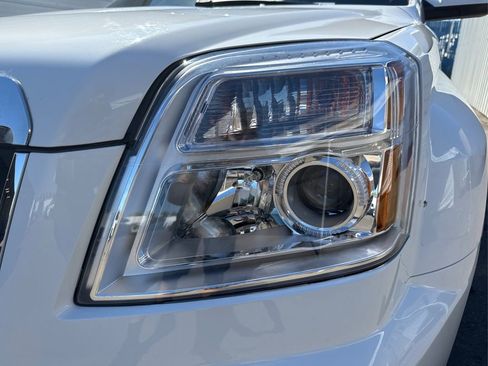 Used 2016 GMC Terrain SLE image 16