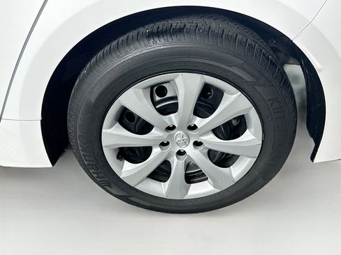 Used 2024 Toyota Corolla LE FWD image 11