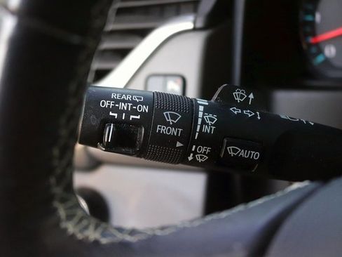 Used 2019 Chevrolet Suburban LT image 26