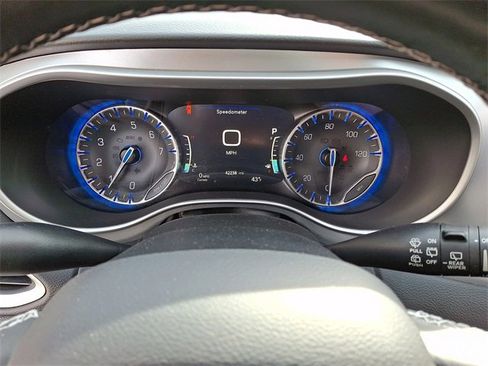 Used 2020 Chrysler Pacifica Touring-L Plus w/ S Appearance Package image 21